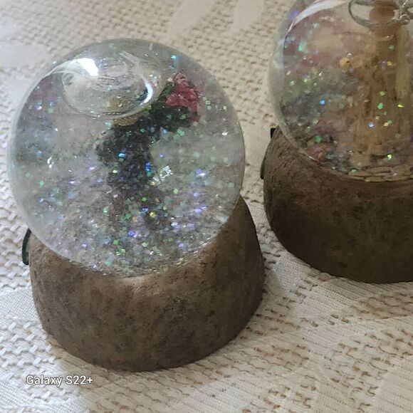 Kim Anderson snow globes - Picture 4 of 5